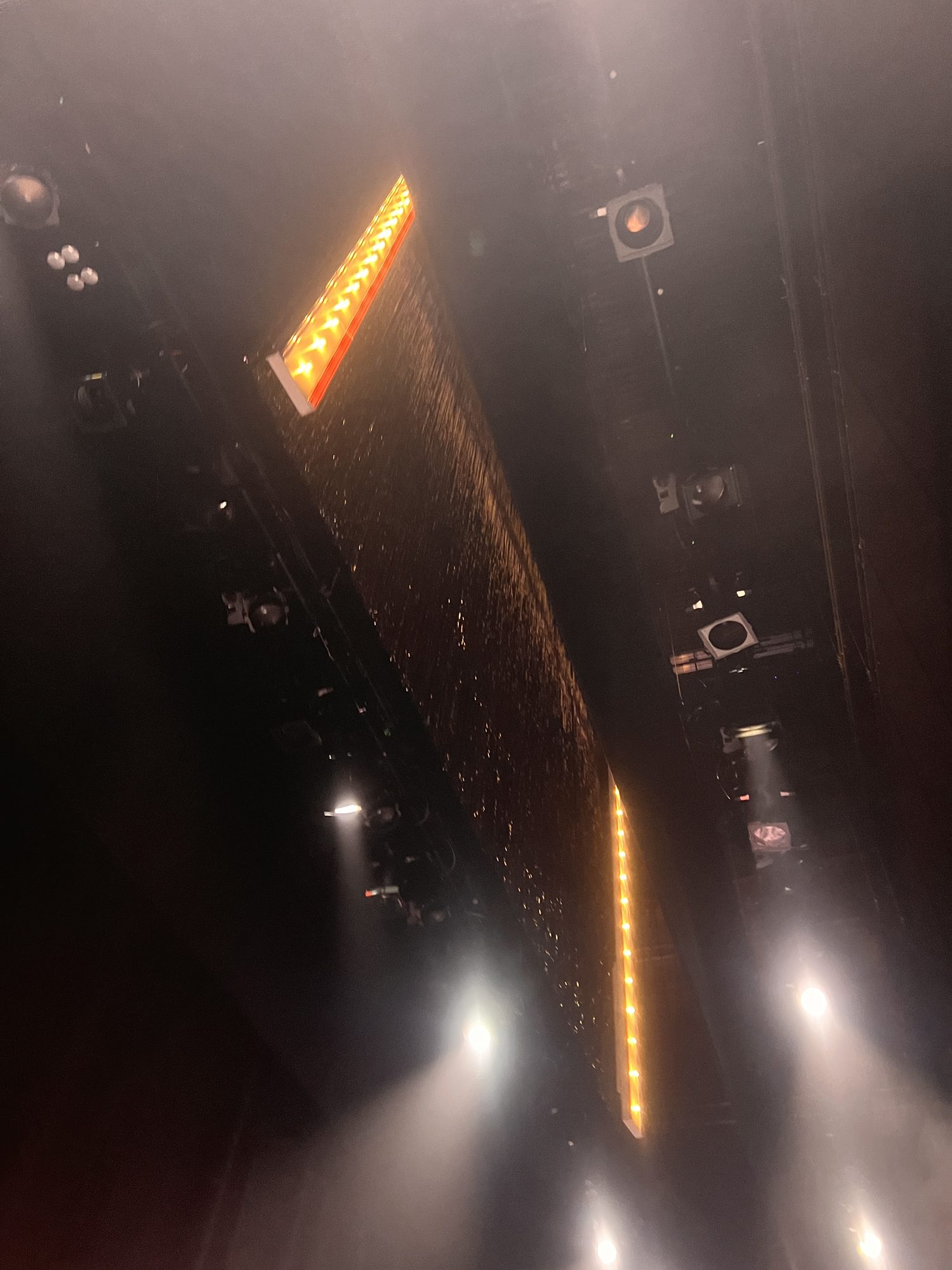 Lamps running the edge of the proscenium